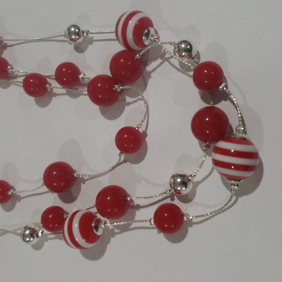 Elegant Layered Silver tone Red & White Beads Necklace - Women's Fashion Jewelry - Picture 3 of 6